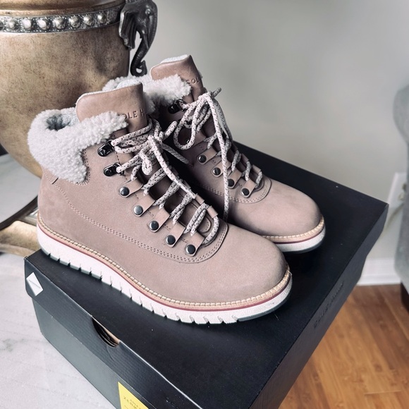 Cole Hahn Zerogrand Explorer Boots - Picture 1 of 13